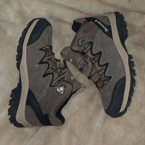 BEARPAW TAUPE LARS HIKING BOOTS, SIZE 10 - LIKE NEW main image 5